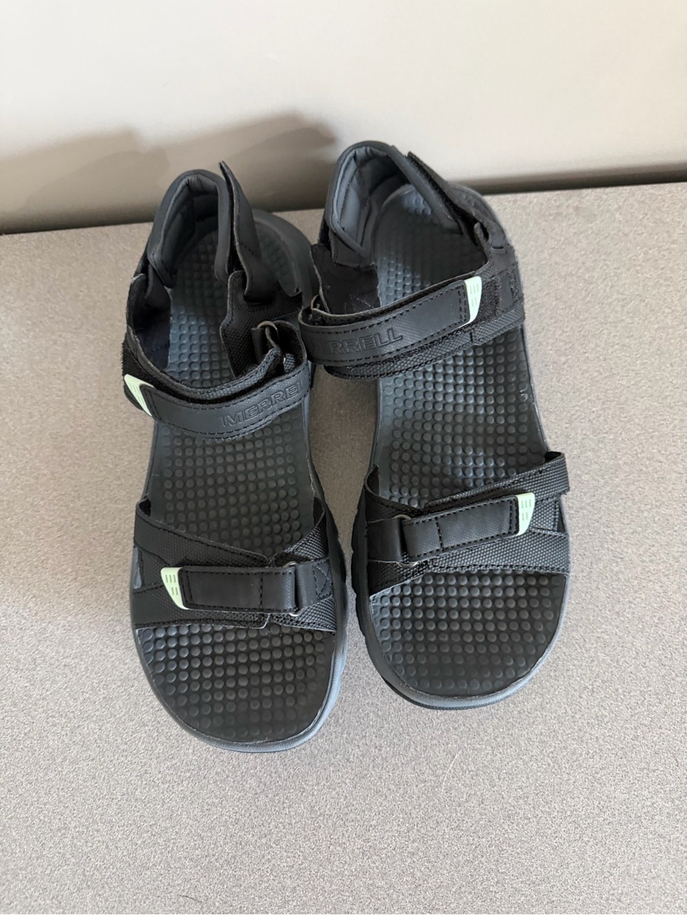 Black Merrell outdoor hiking sandals size 8